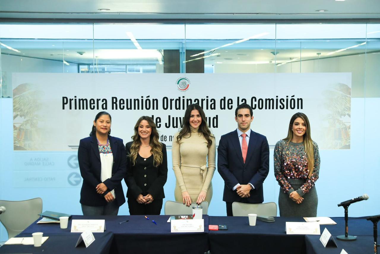 ACUERDAN SENADORA PALOMA SÁNCHEZ Y COMISIÓN DE JUVENTUD CONSOLIDAR UNA LEY PARA EL DESARROLLO DE LAS JUVEN...