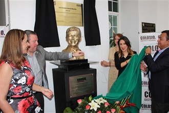 DEVELA EL COMITÉ DIRECTIVO BUSTO Y PLACA DE LUIS DONALDO COLOSIO