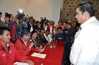 SE REGISTRAN ROBERTO LUEVANO Y PATROCINIO LIRA PARA DIRIGIR EL PRI ESTATAL