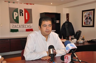 REALIZA EL PRI ÚLTIMAS VALORACIONES PARA DEFINIR CANDIDATA: ROBERTO LUÉVANO