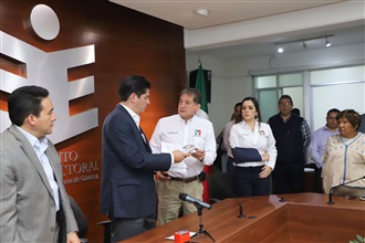 ENTREGA PRI PLATAFORMA POLÍTICO ELECTORAL AL IEEPCO