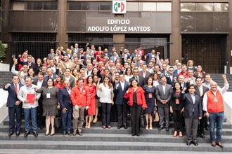 ANTE LA ANGUSTIA POR LOS MALOS RESULTADOS DEL GOBIERNO FEDERAL, LA CIUDADANÍA VOLTEA NUEVAMENTE HACIA NOSO...