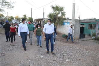 MARIO ZAMORA VISITA COLONIAS Y SE QUEDA A DORMIR EN CASA DE VECINOS