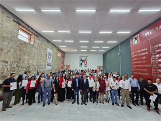 ENTREGA EL PRI 46 CONSTANCIAS A SUS REGIDORES PLURINOMINALES