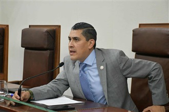 EN LA GLOSA, CARLOS PEÑA EXIGE AL SECRETARIO DE GOBIERNO MENOS PRETEXTOS Y MÁS SOLUCIONES