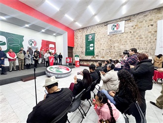 CELEBRA PRI POSADA NAVIDEÑA CON MEDIOS DE COMUNICACIÓN