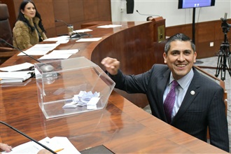 APROBAR EL PRESUPUESTO NO ES ESTAR A FAVOR DEL GOBIERNO: CARLOS PEÑA