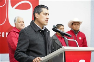 RECONOCE CARLOS PEÑA A NUEVOS DIRIGENTES DE FEDERACIONES DE MIGRANTES