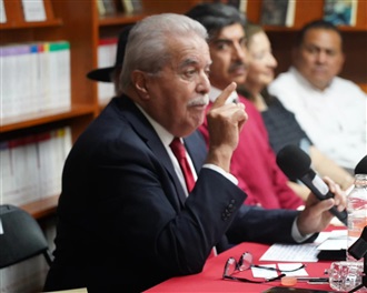PRESENTA PEPE OLVERA SU LIBRO LOS 