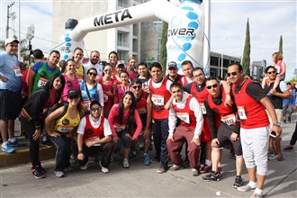 LOABLE LABOR DE RADIO UNIVERSAL DE COMBATIR EL CÁNCER EN MUJERES MEDIANTE LA PRÁCTICA DEL DEPORTE