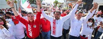 Alejandro Avilés Álvarez solicitó su registro ante el IEEPCO como Candidato a la gubernatura del Estado de #Oaxaca. width=